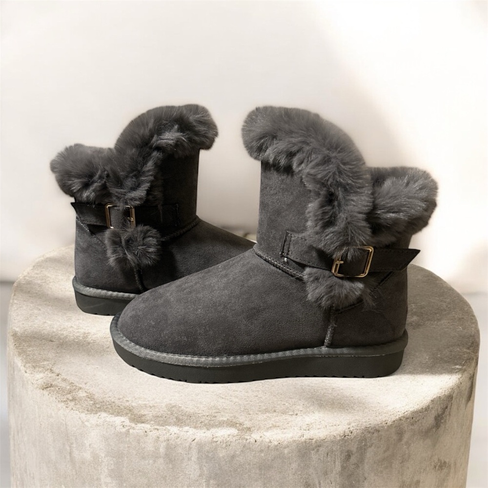 Eva & Zoe fur lined winter boots size 8 NIB